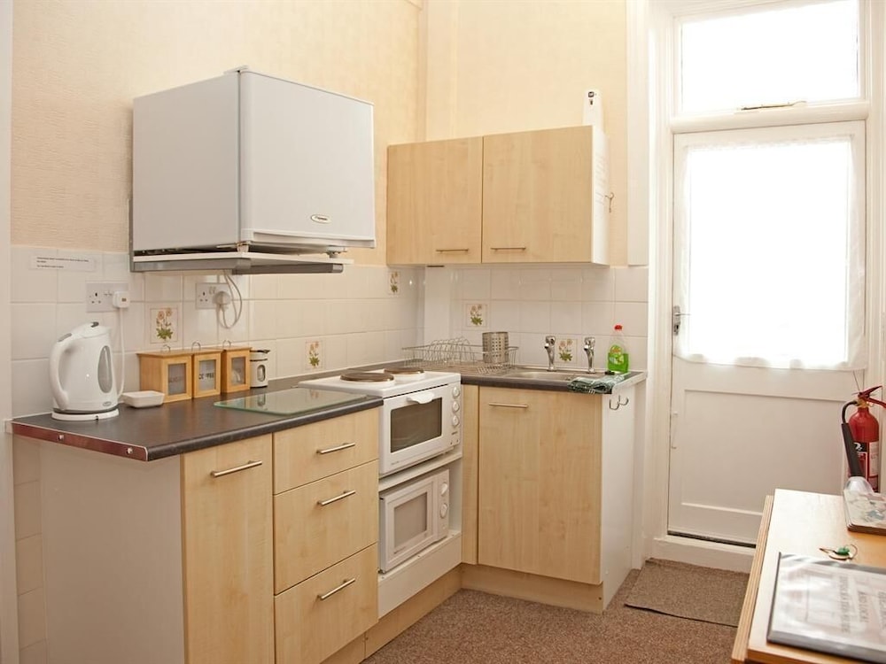 The Meltham Guest House 5/29