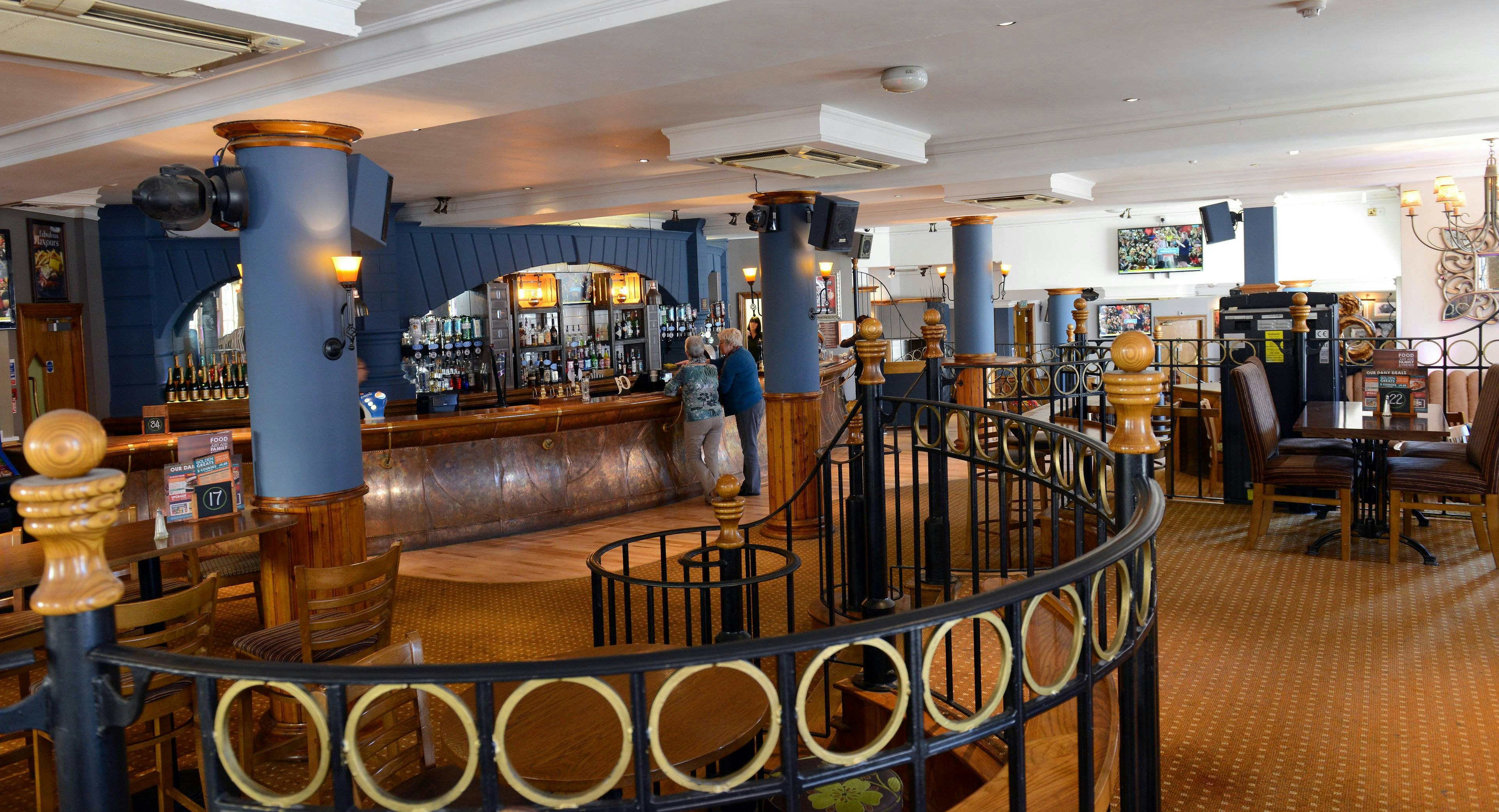 Wynnstay Arms Hotel by Marstons Inns 7/9