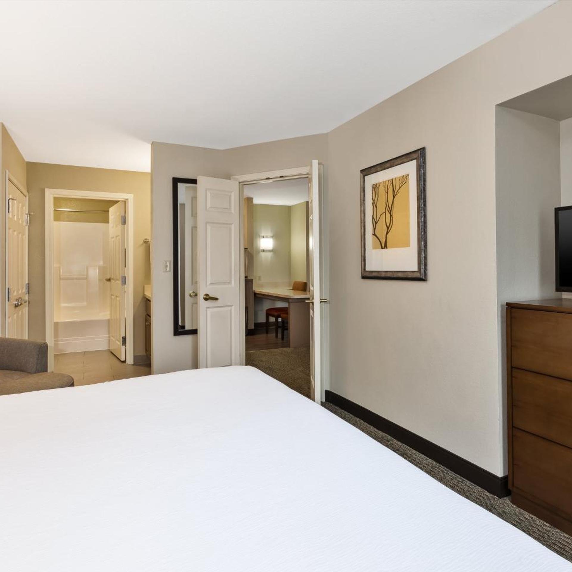 جناح بغرفتي نوم، STAYBRIDGE SUITES KALAMAZOO 4/5