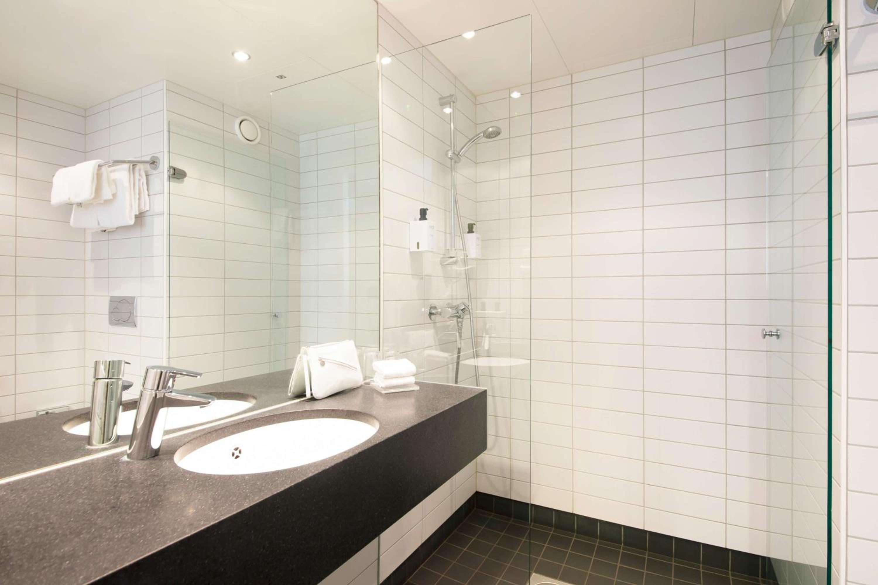 Room, Queen Bed, Scandic Bakklandet Hotel 5/6