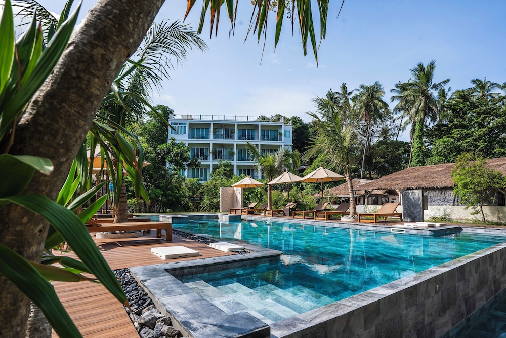 In Touch Resort 51/58
