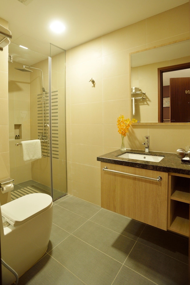 Aiden Saigon Hotel 50/52