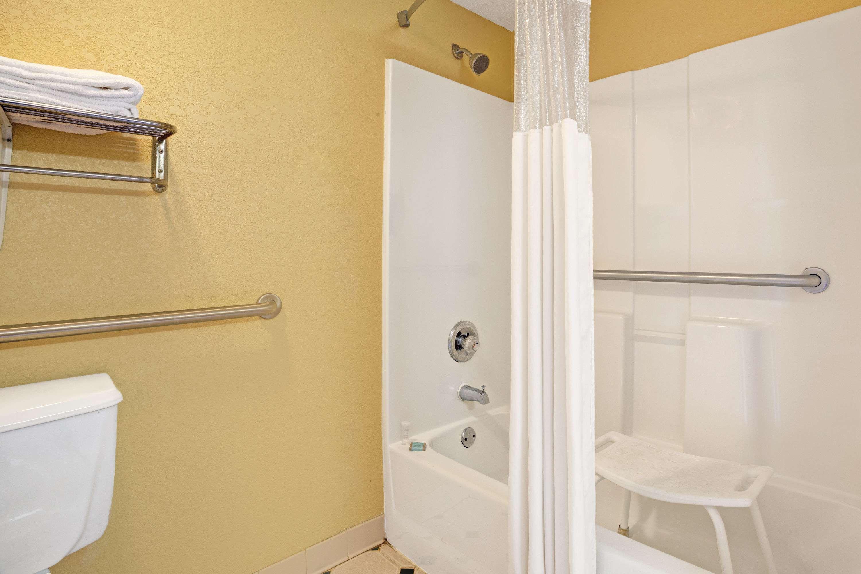 Travelodge By Wyndham Forest Park Atlanta South 27/27