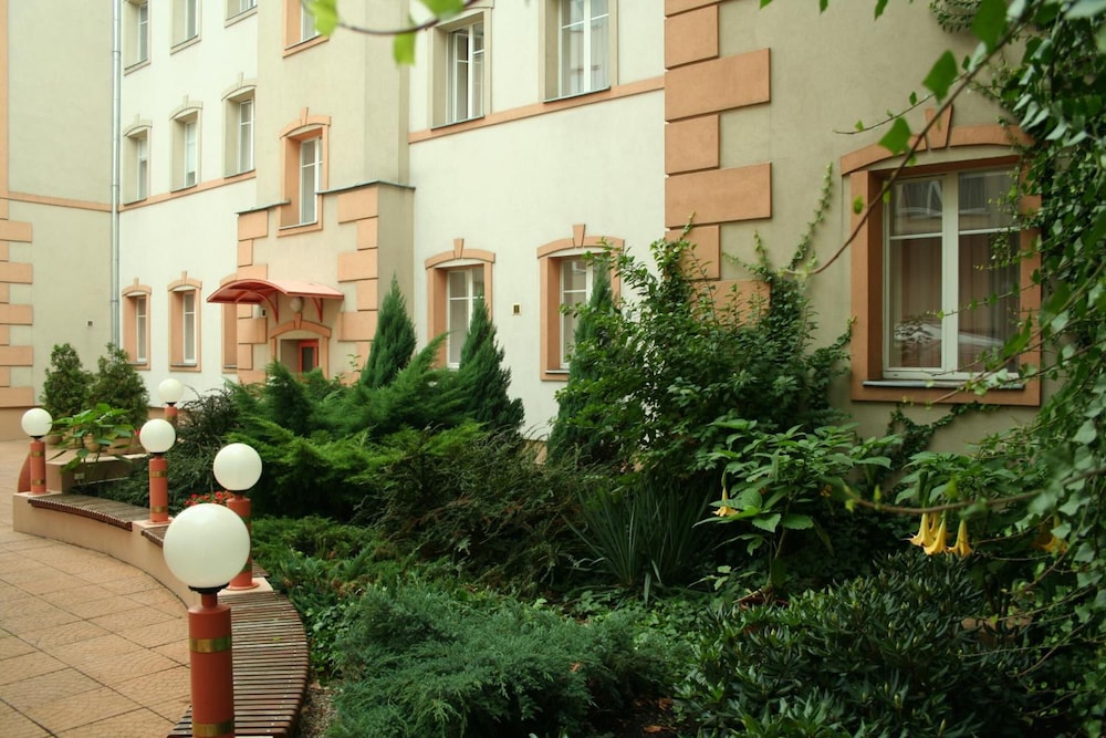 Reytan Hotel 37/41