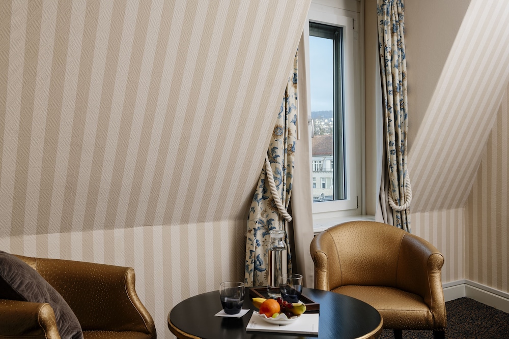 Small Luxury Hotel Ambassador Zurich 20/48