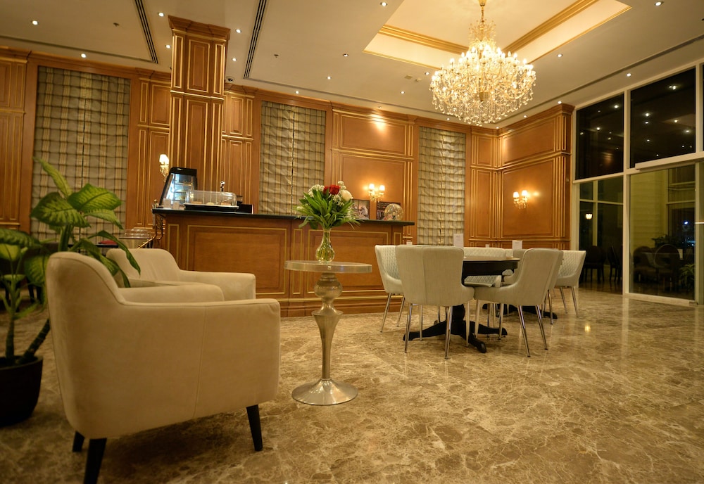 Strato Hotel By Warwick 28/28