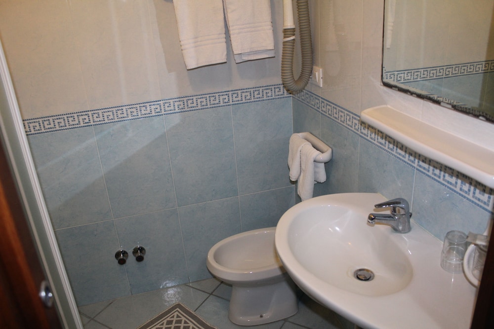 HOTEL CASTIGLIONE 71/74