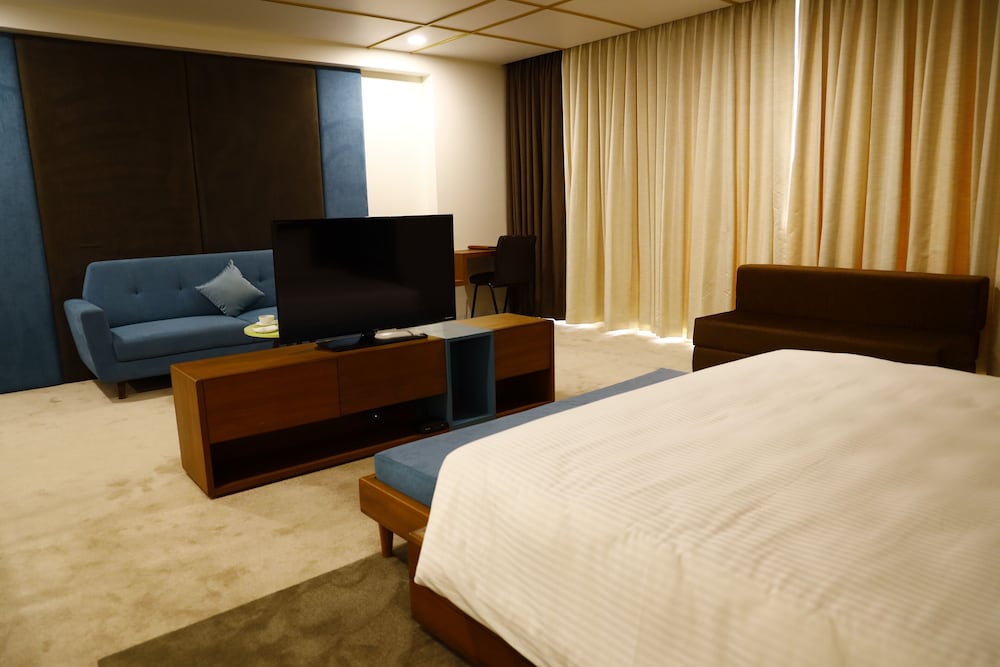 Junior Suite, Queen Bed, Devka Beach Resort 8/10