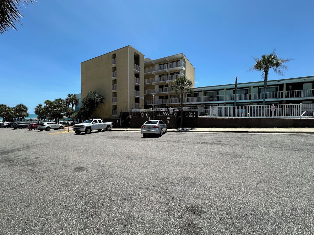 Capital O Sunset Waves Hotel Myrtle Beach Oceanfront 55/63