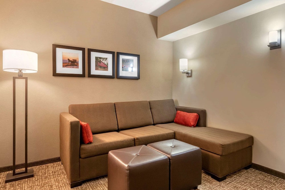 Comfort Suites Manheim - Lancaster 30/55