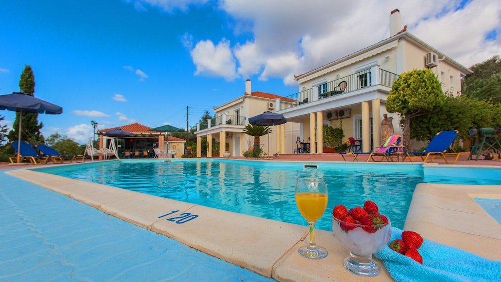 Garbis Villas 3/50