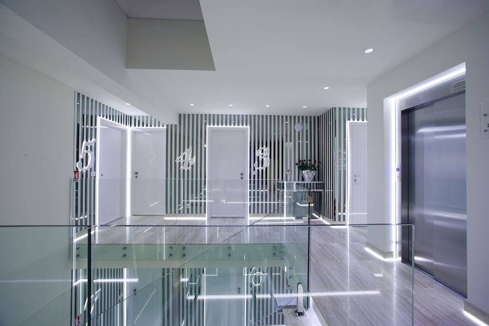 Hotel 9 27/41