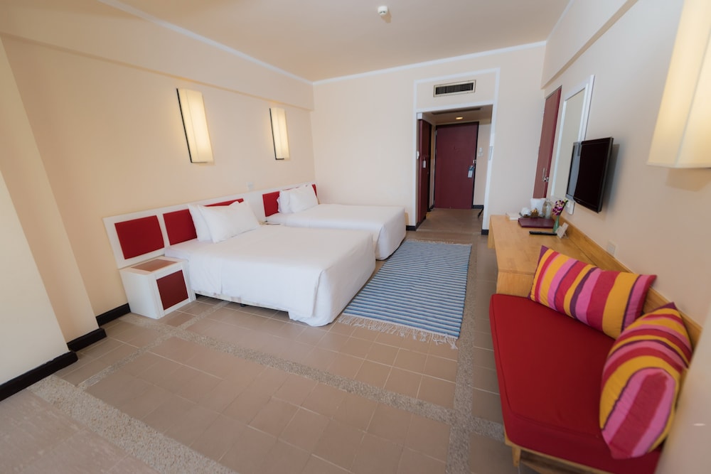 Rayong Resort Hotel 13/65