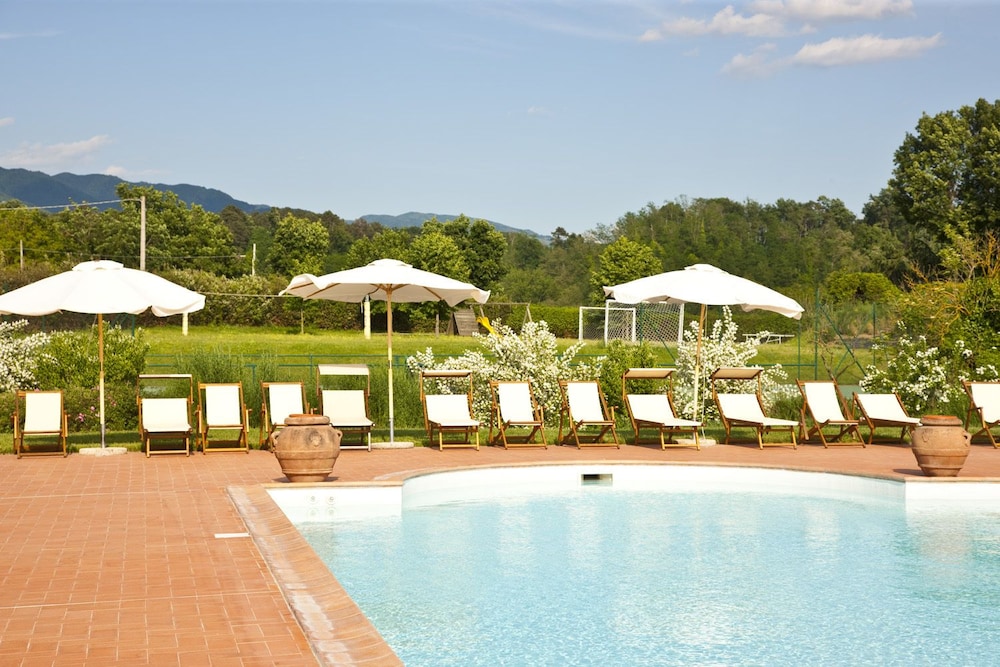 Monsignor Della Casa Country Resort 61/70