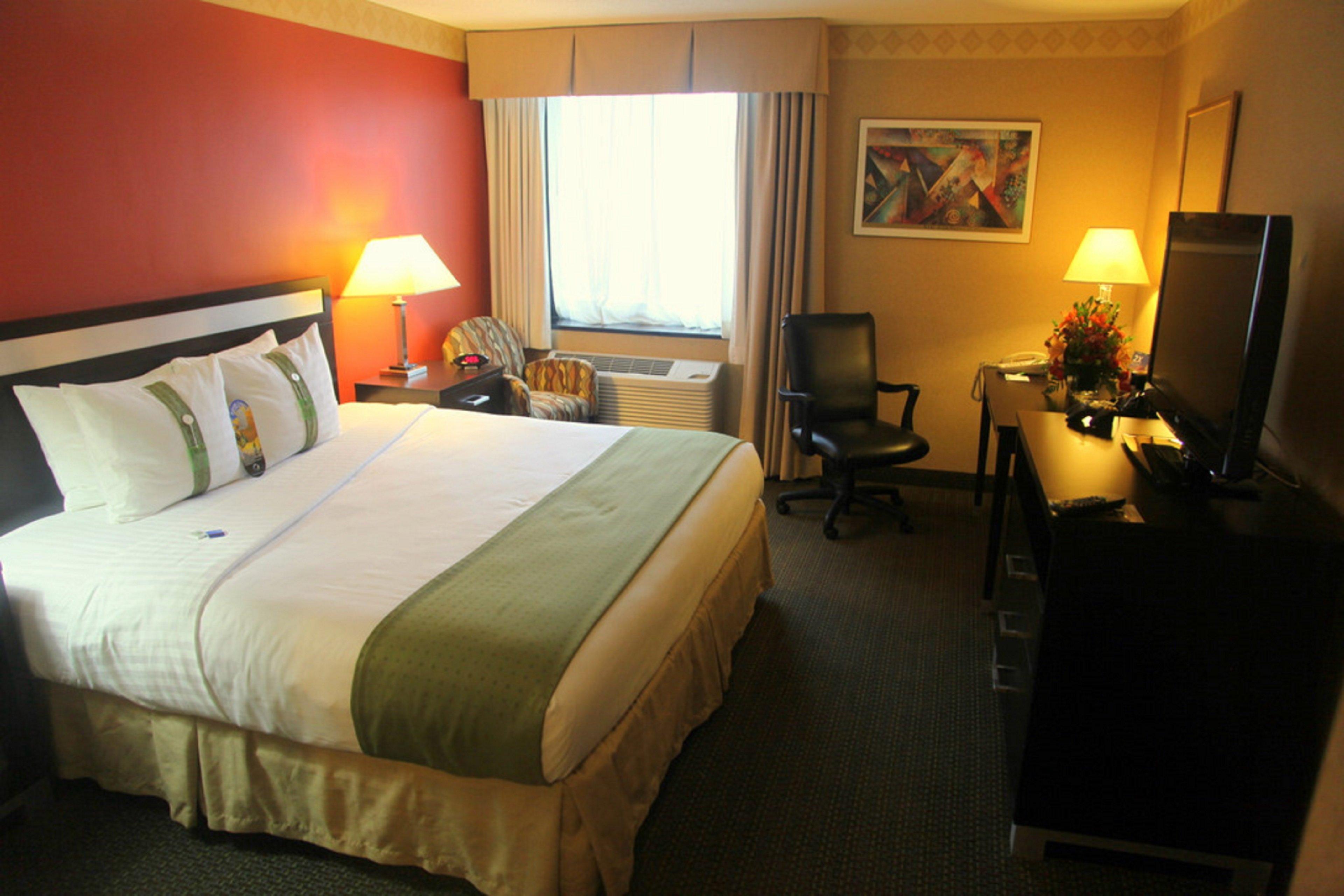 The LaGuardia Hotel 11/34