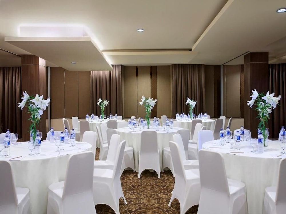 Santika Depok 42/51