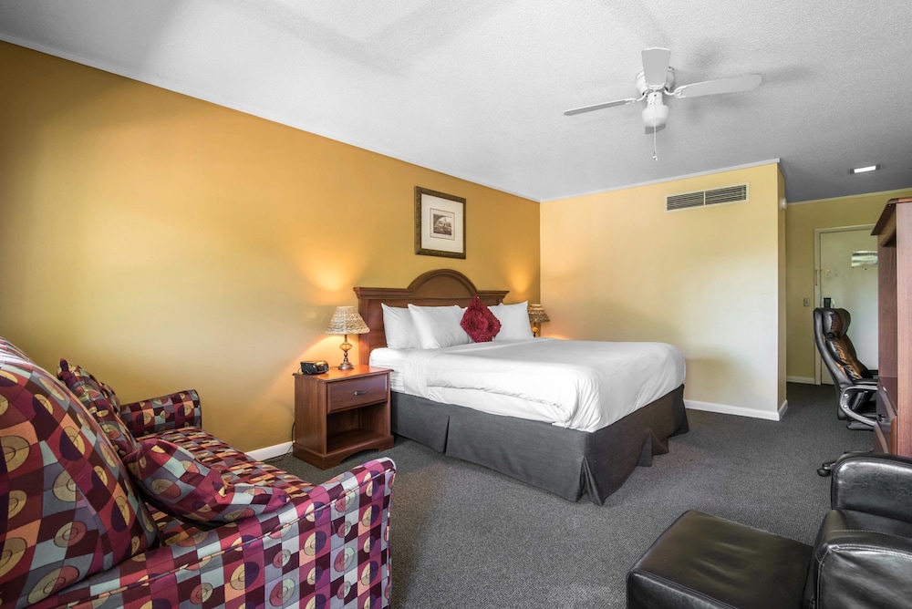 Econo Lodge Inn & Suites Tilton 23/38