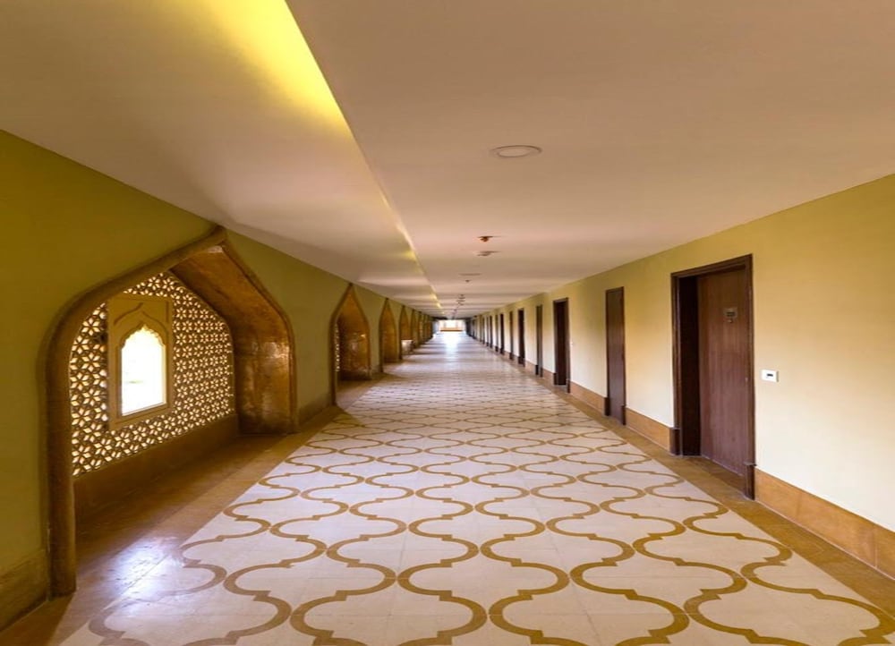 Sairafort Sarovar Portico 16/33