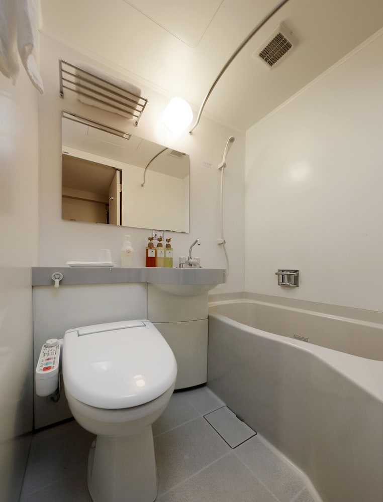 Keio Presso Inn Otemachi 65/66