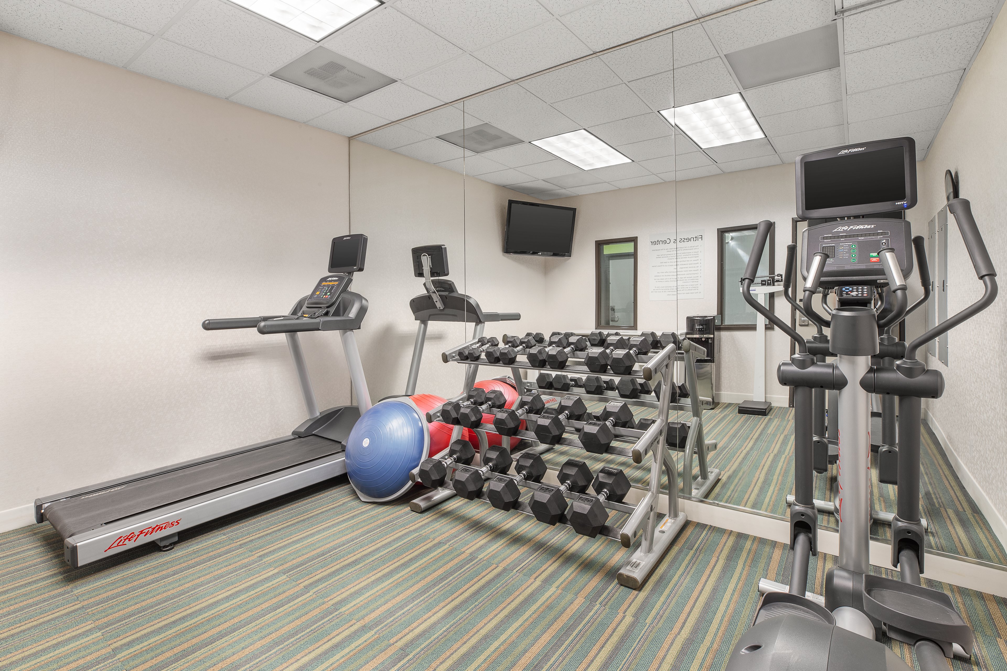 Holiday Inn Express Hotel Suites Tacoma 32/46