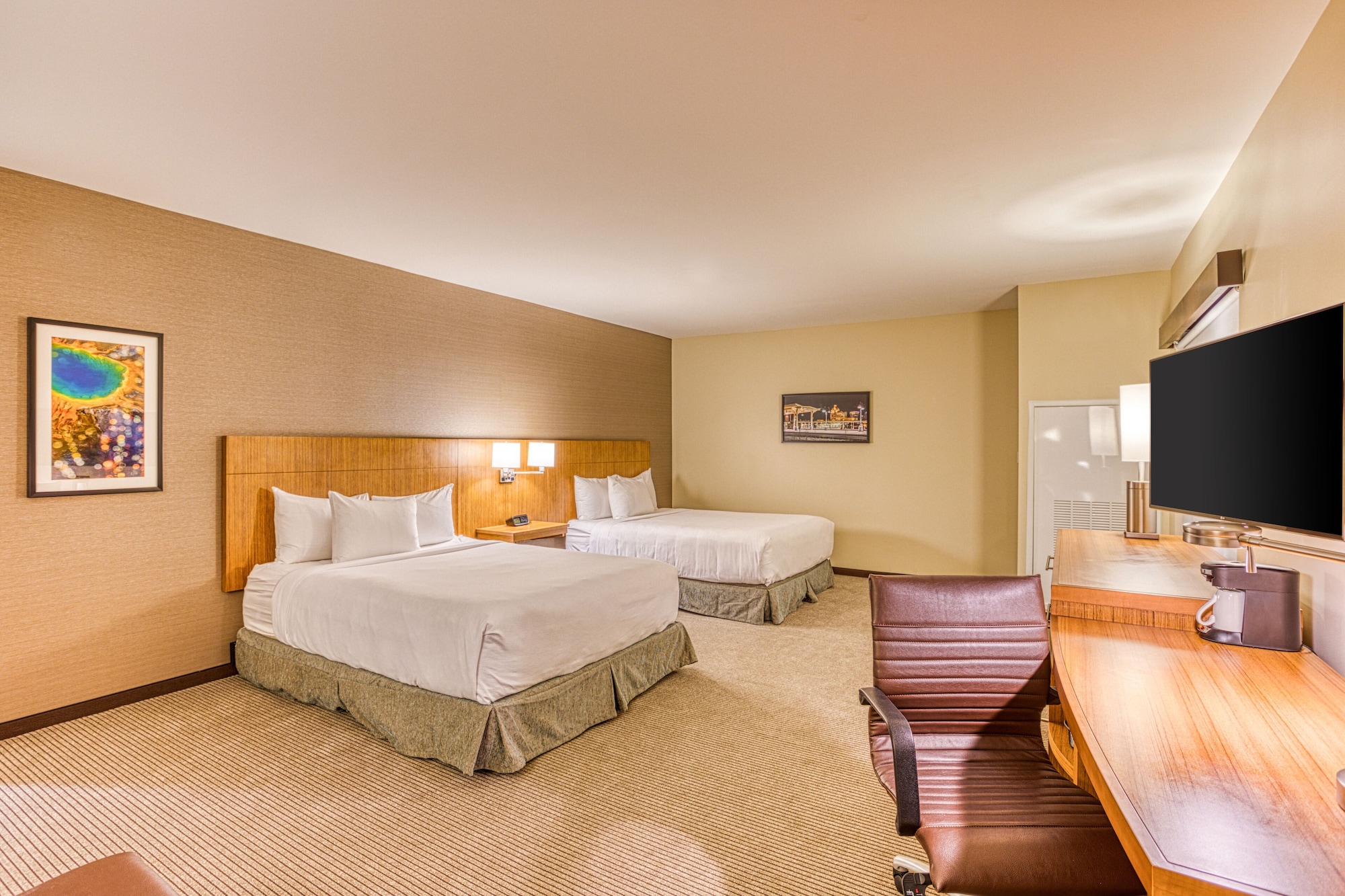 ROOM, 2 QUEEN BEDS, SOFA, ACCESSIBLE
