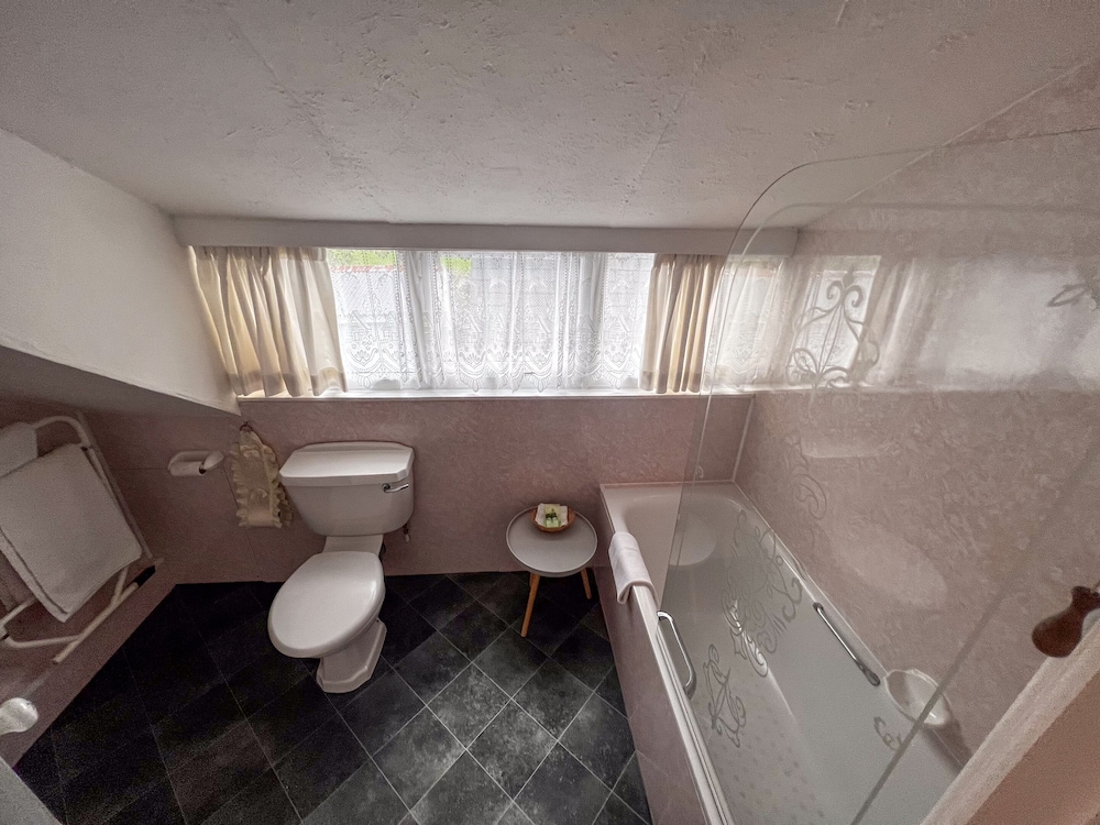 Gwesty Minffordd Hotel 50/50