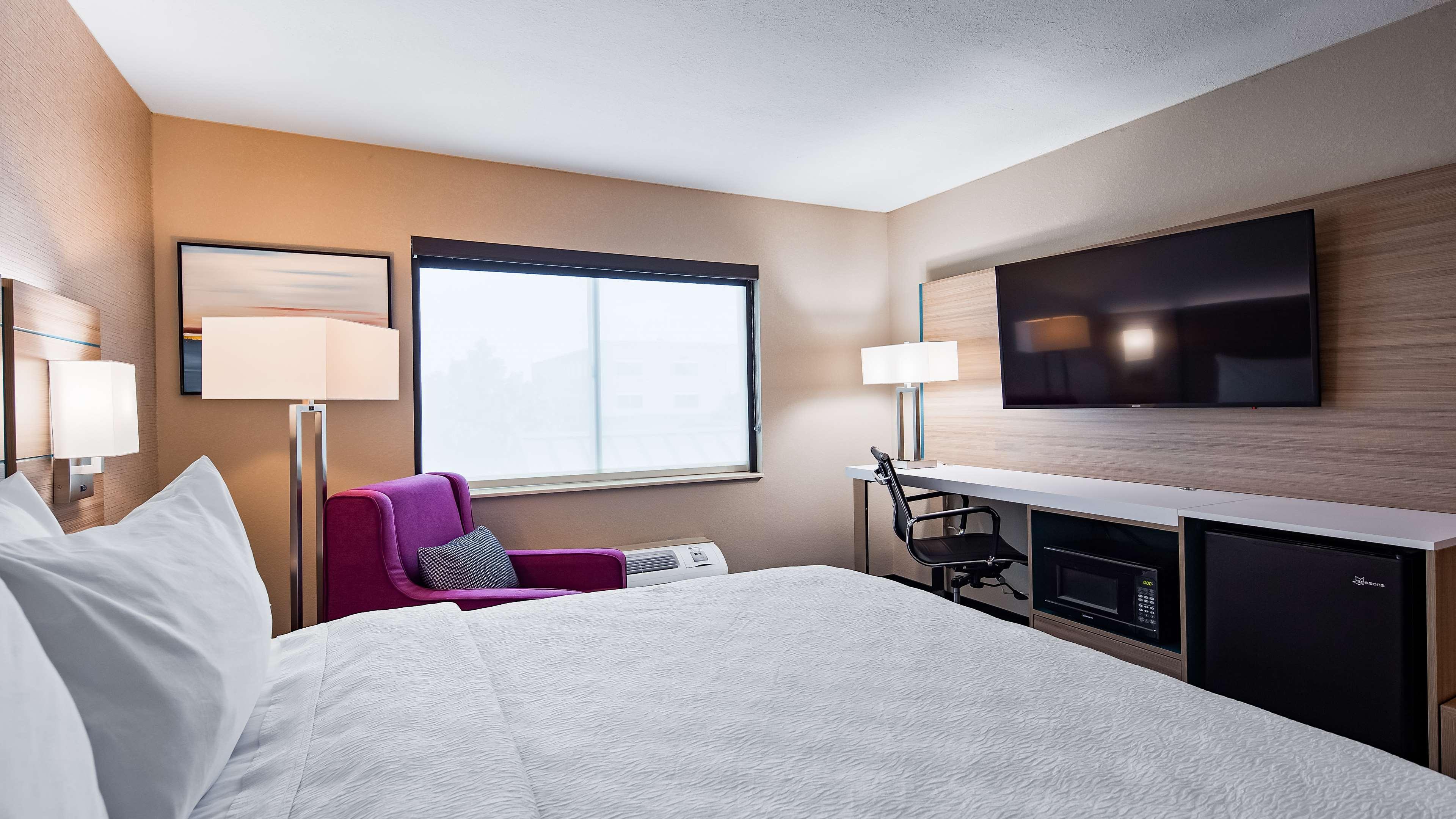 غرفة بسرير كينج لذوي الإعاقة، Best Western Independence Kansas City 2/8