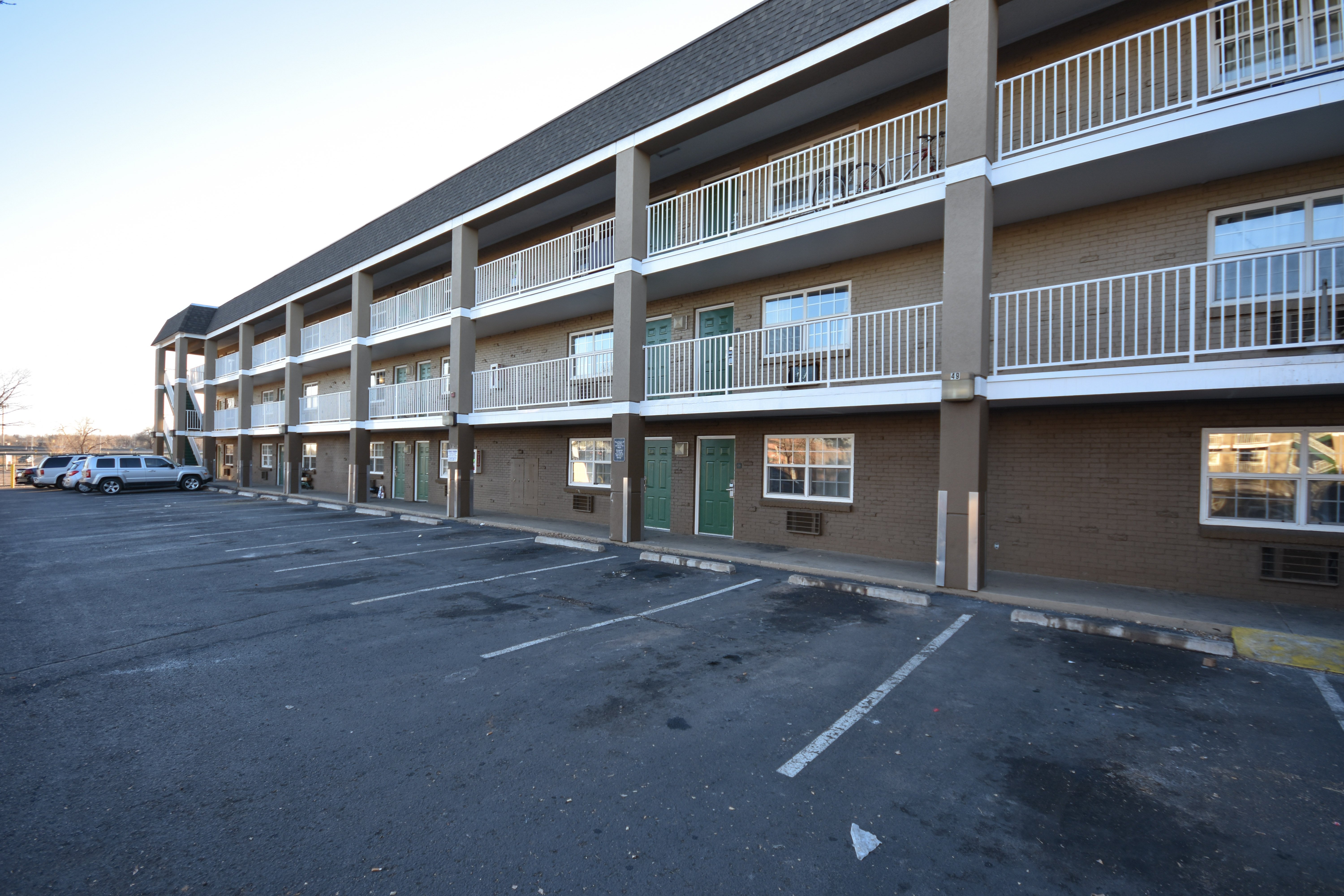 HomeTowne Studios by Red Roof Denver - Lakewood West 35/42