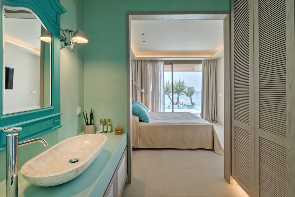 Villa, 2 Double Beds, Beach Front، Amada Colossos Resort 2/2