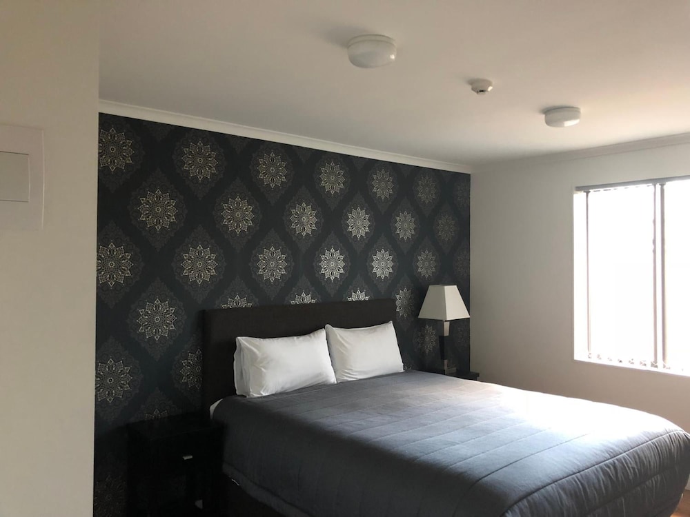 Uni Motel 15/45