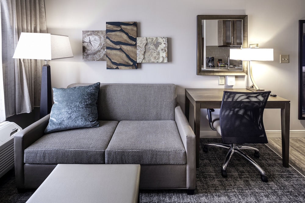 Staybridge Suites Montgomery - Downtown 24/37