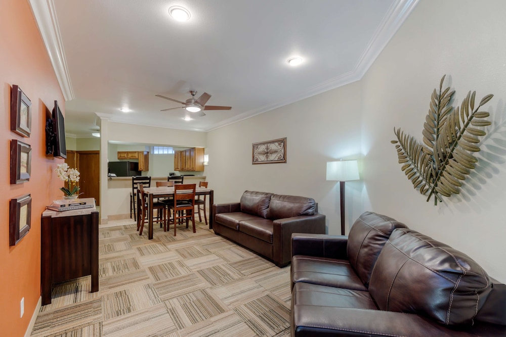 Best Western Plus Loveland Inn 33/56