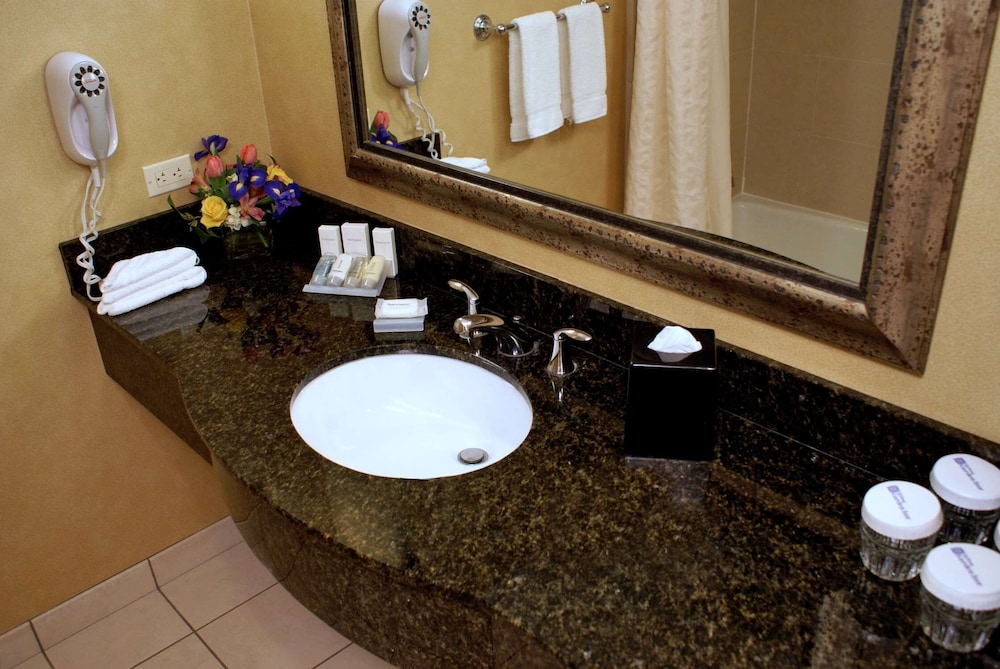Hilton Garden Inn Monterey 47/58