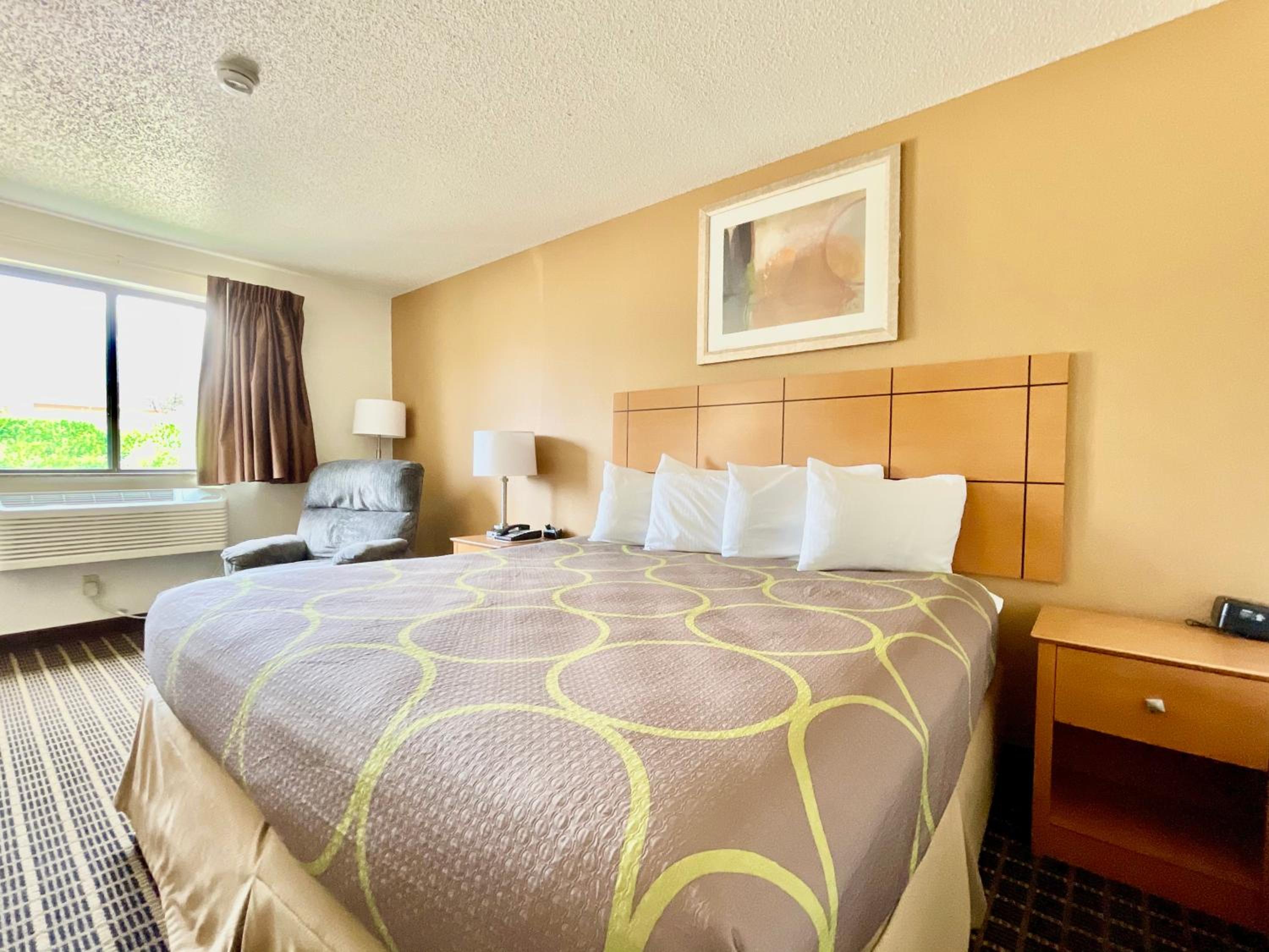 Econo Lodge Quincy 6/15