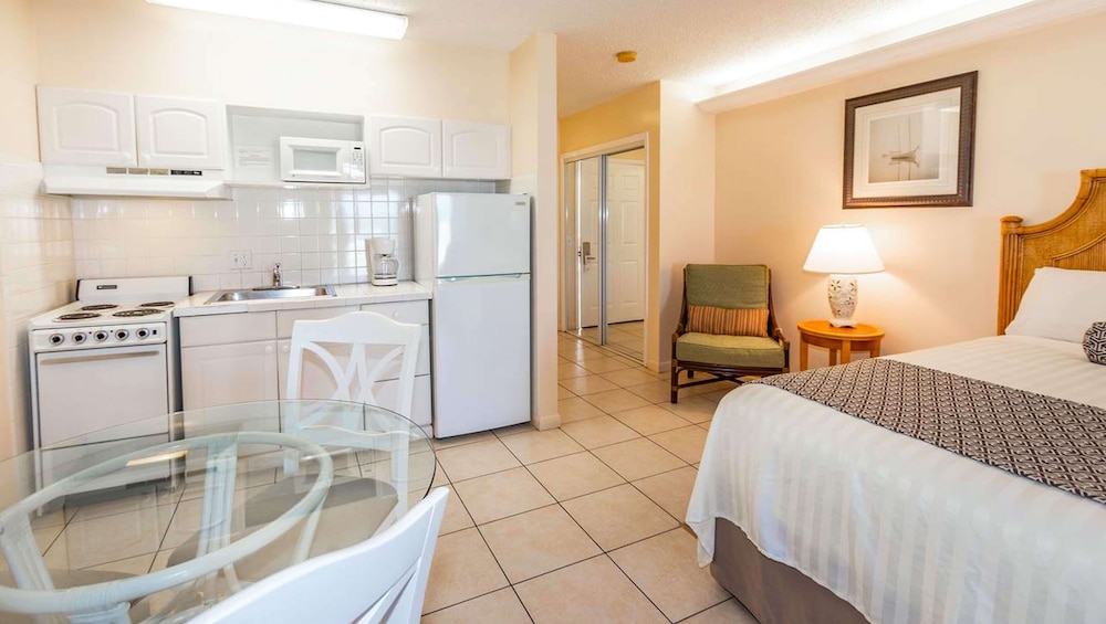 Belleair Beach Resort Motel 10/45