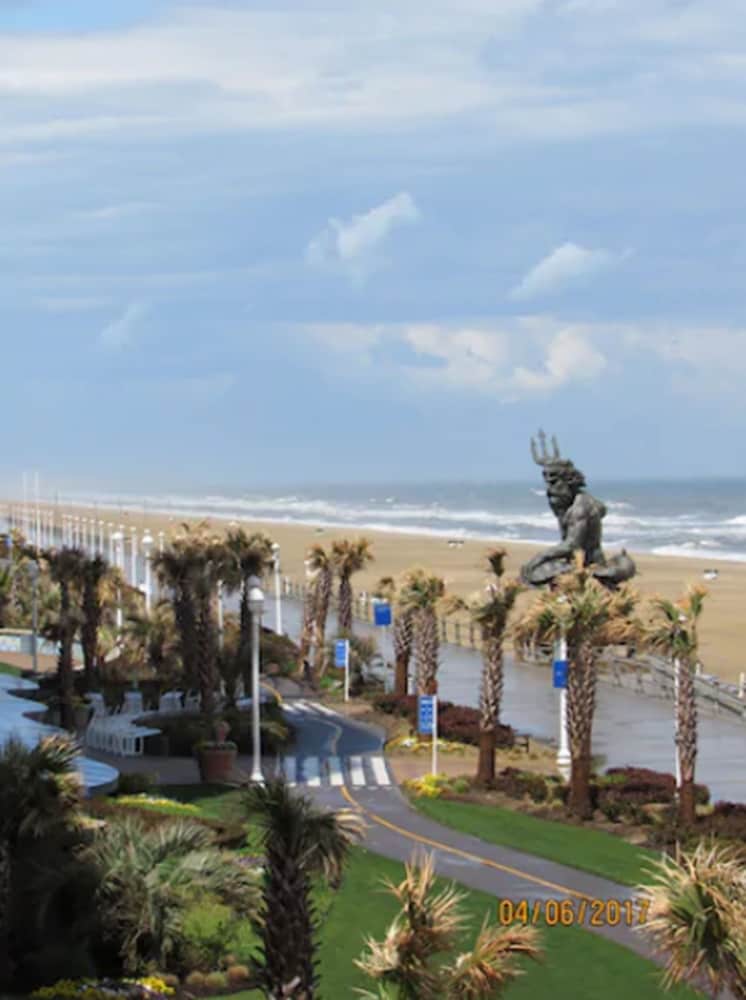 The Oceanfront Inn 28/42