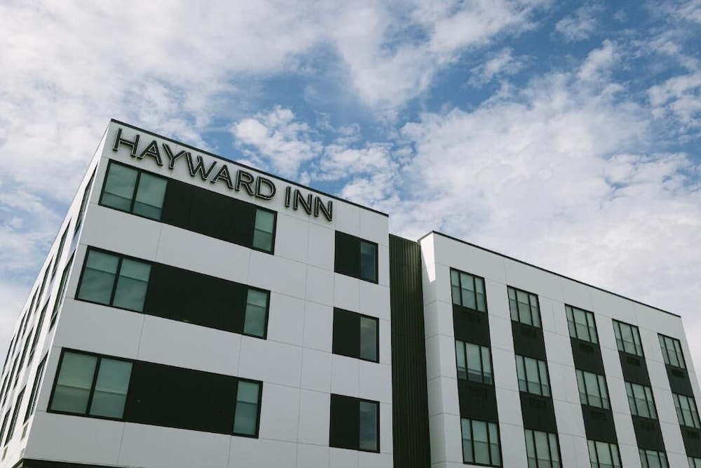 Hayward Inn 4/67