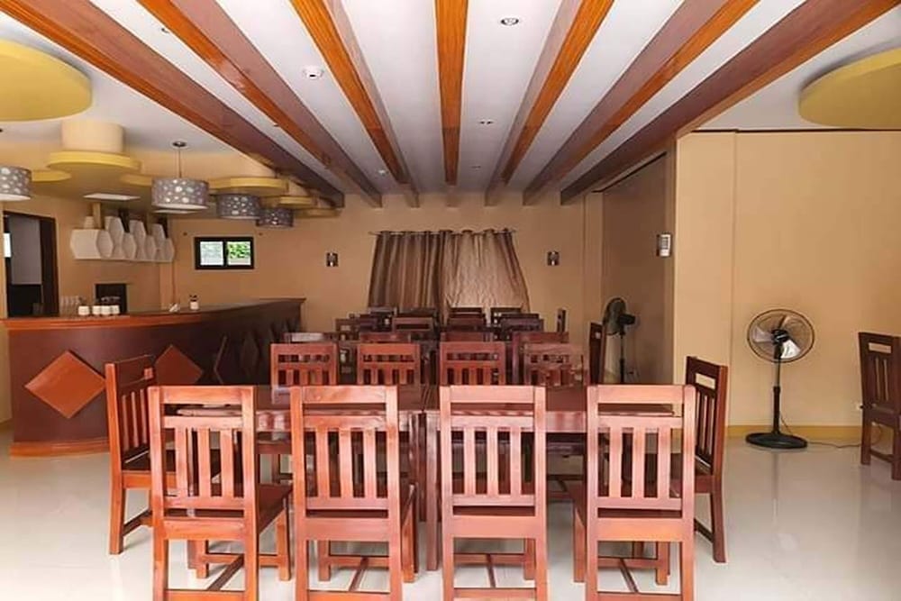Dinah's Tourist Inn Puerto Princesa by ZUZU 54/63