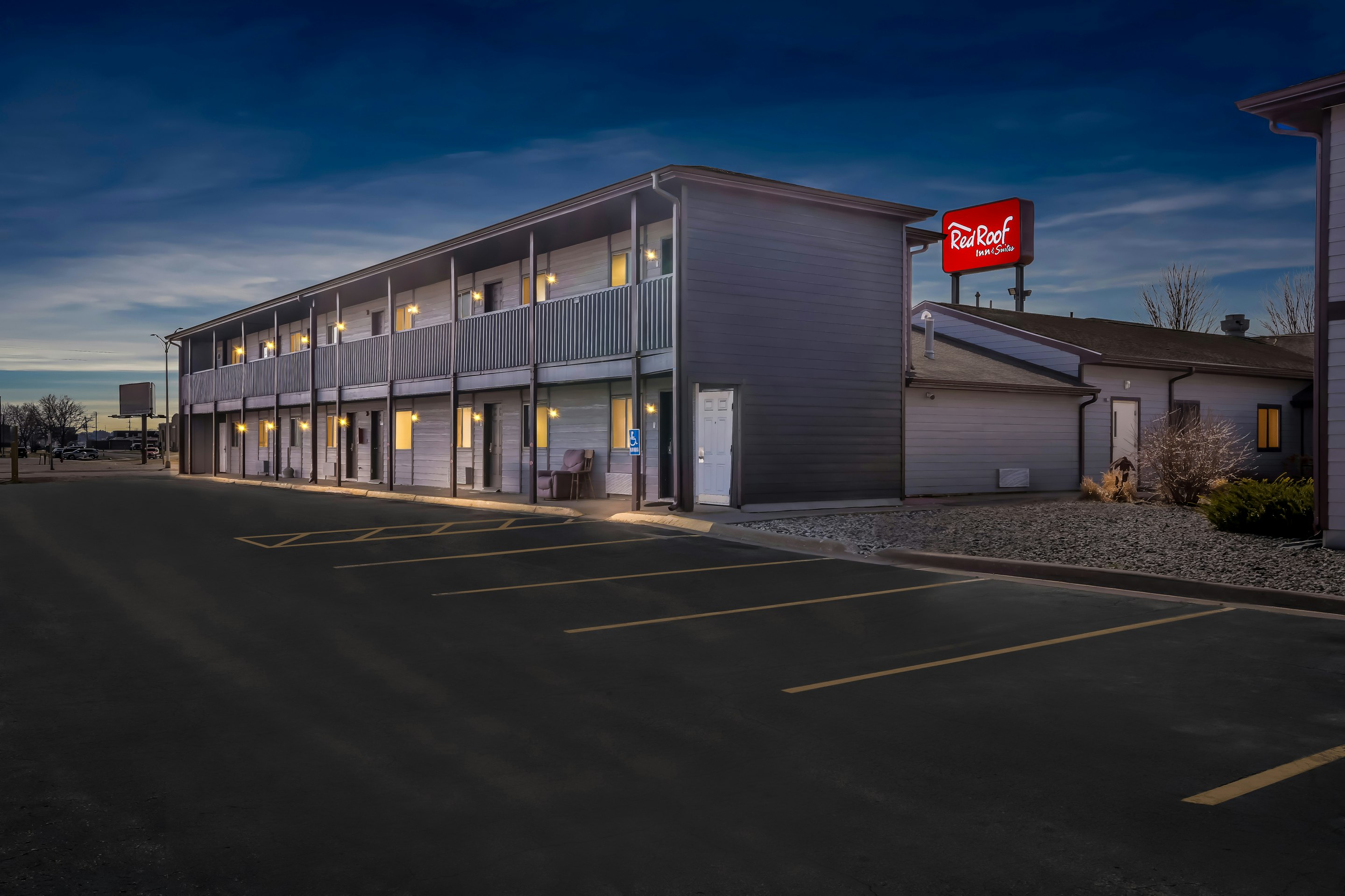 Red Roof Inn & Suites Tomah 53/57