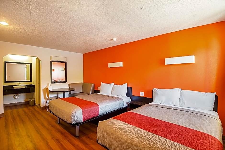 Motel6 Blue Springs, MO 3/24