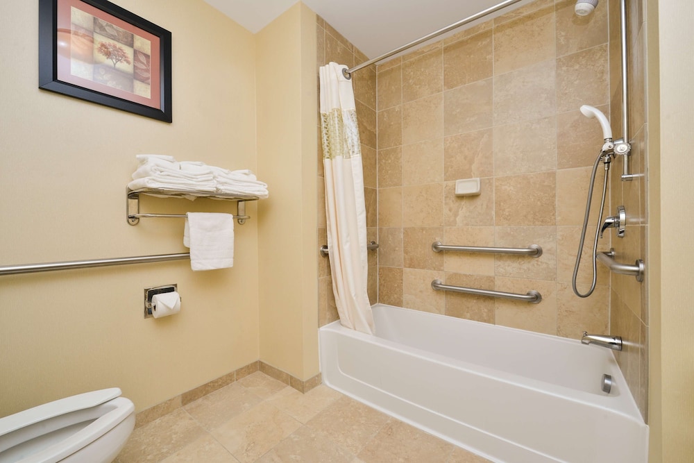 Hampton Inn Clarion 15/31
