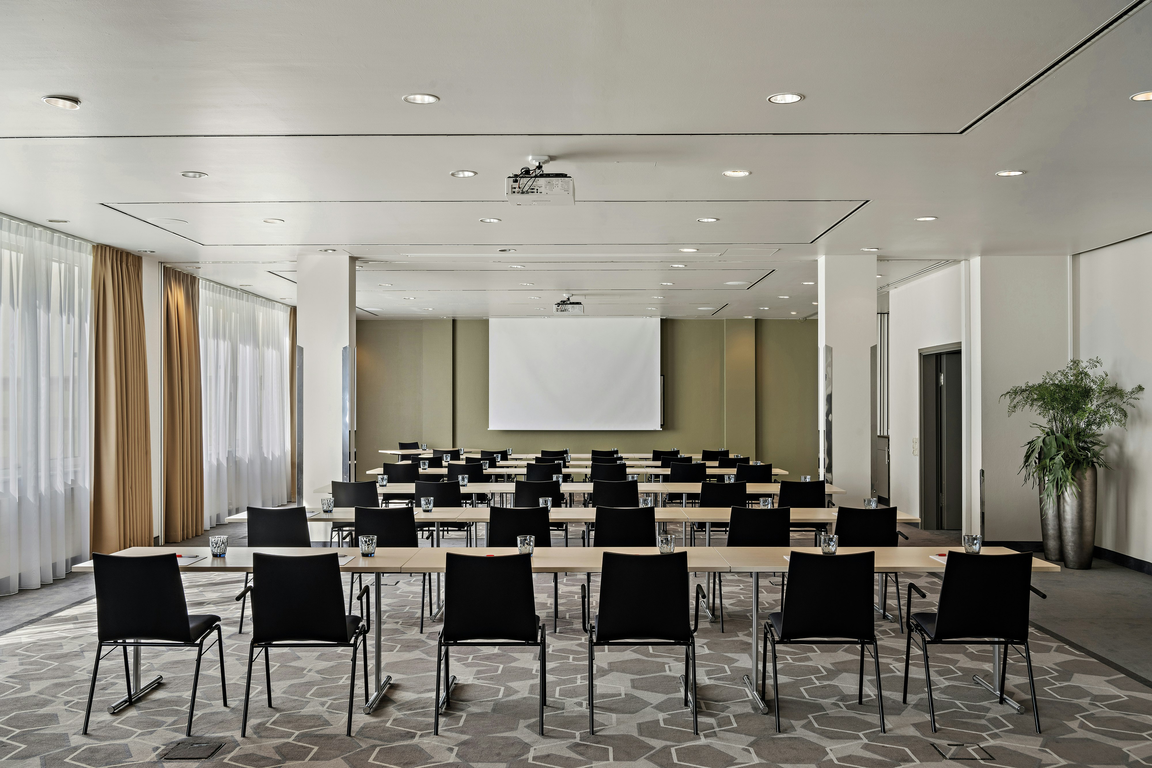 Leonardo Hotel Mainz 74/83