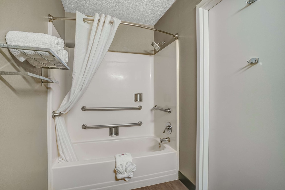 Motel6 Percival, IA 66/68