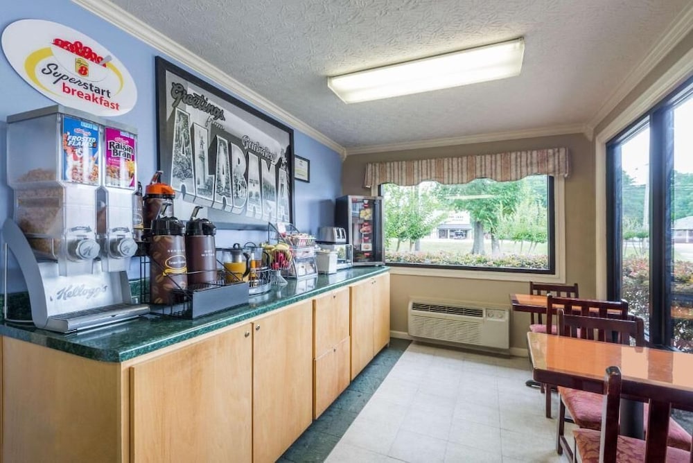 Super 8 By Wyndham Gadsden Al 19/32