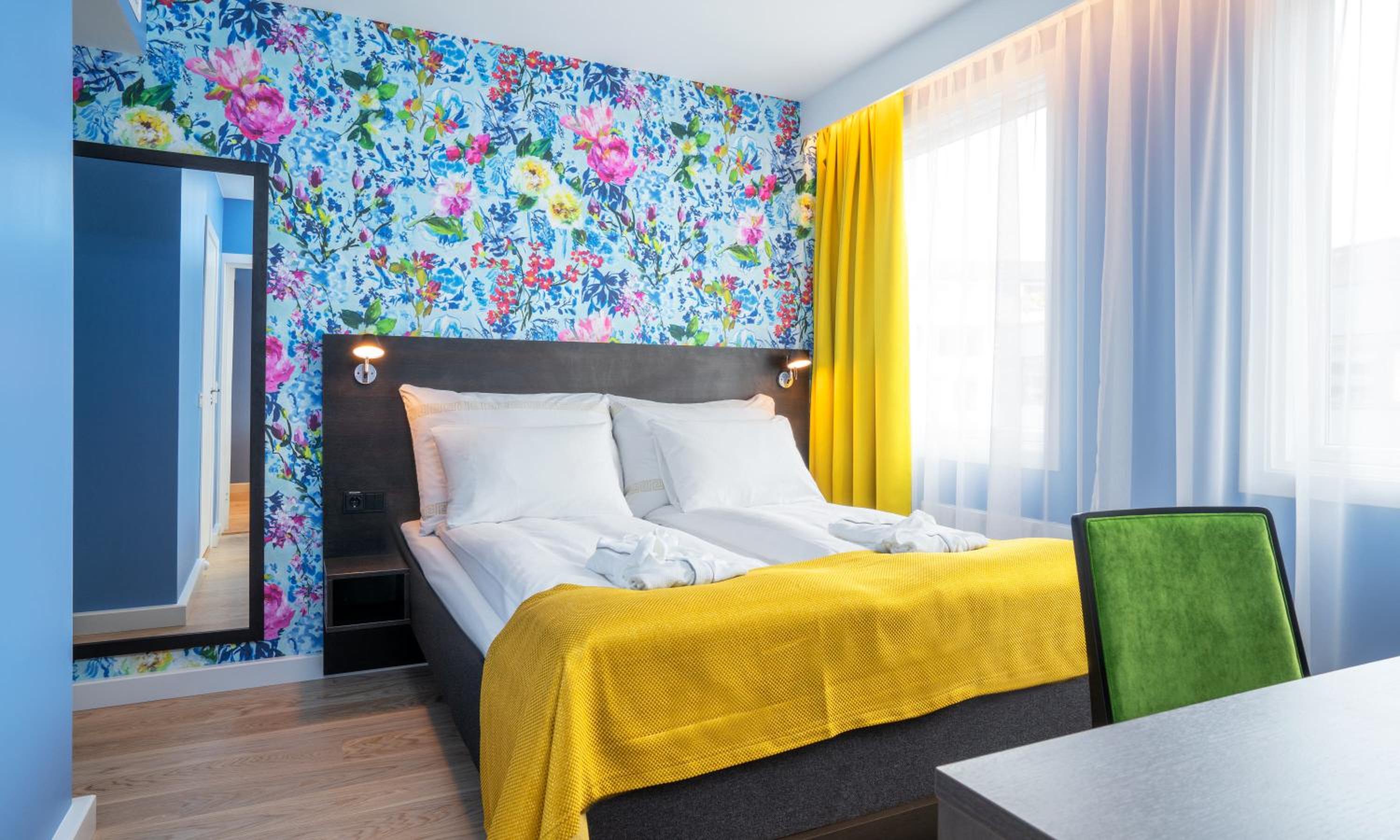 Suite, Queen Bed