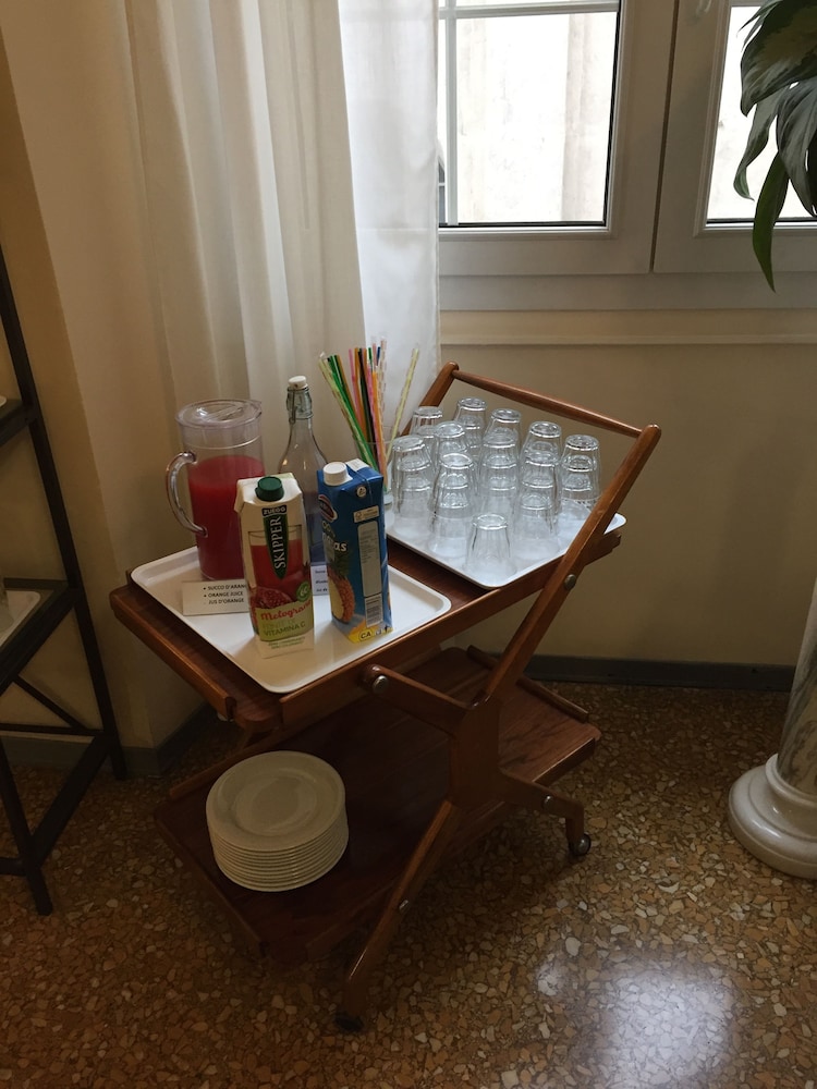 Cairoli Hotel 52/79