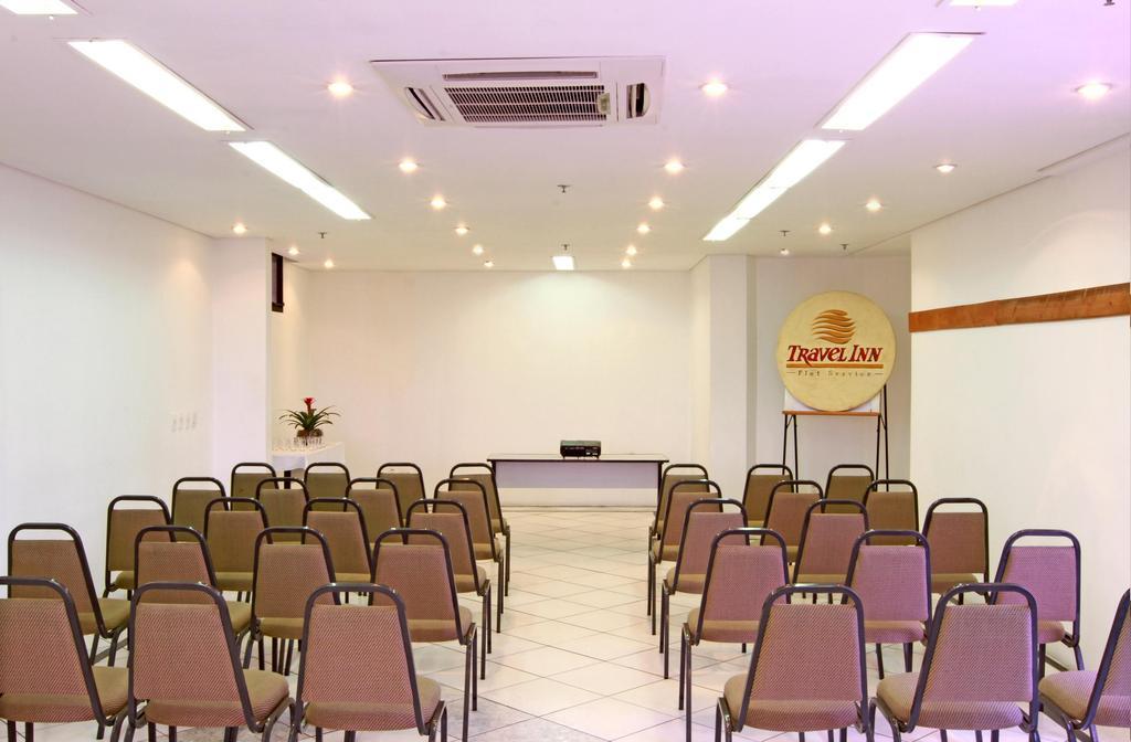 Travel Inn Saint Charles 15/16