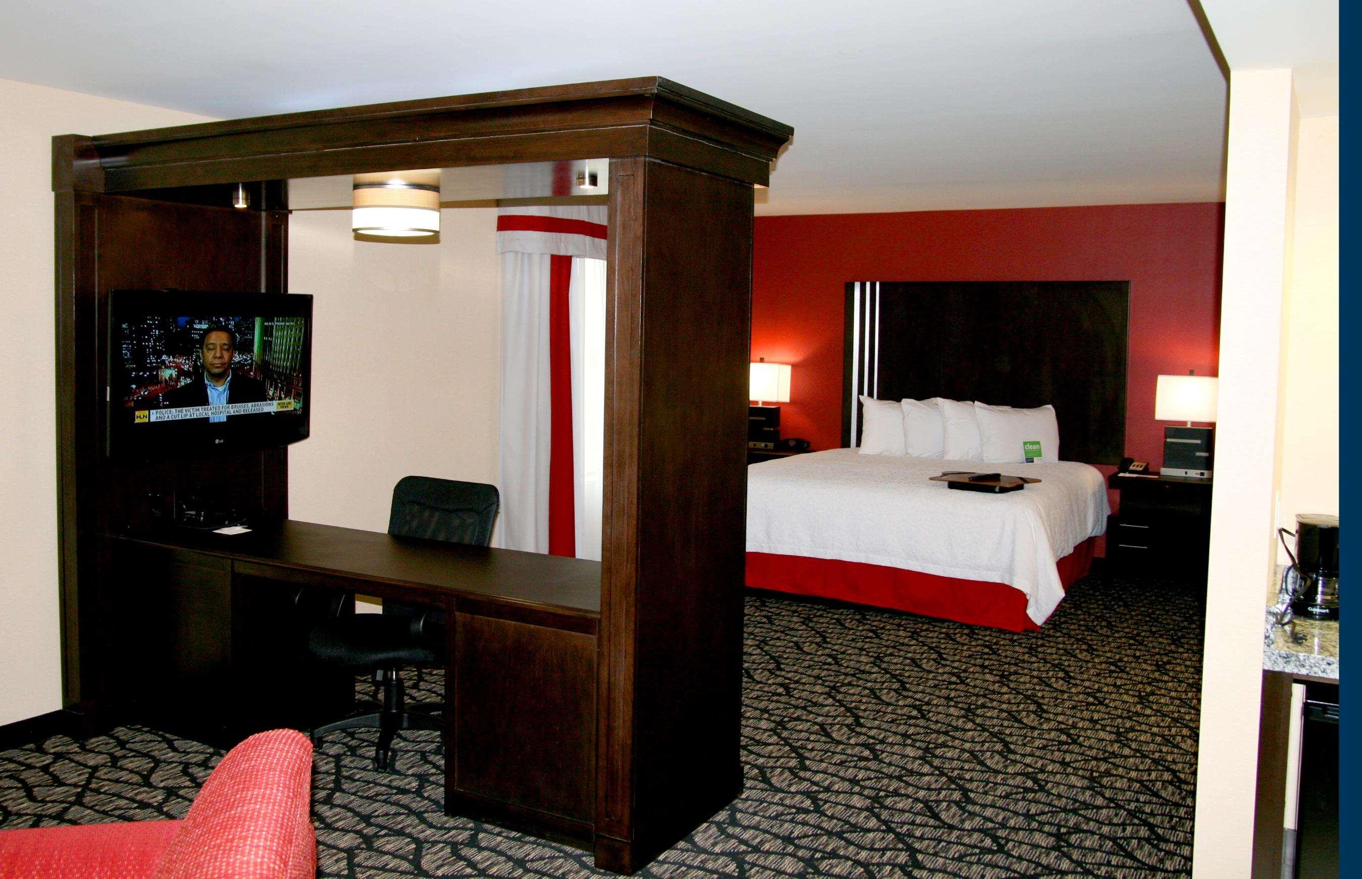 STUDIO, SUITE, KING BED, SOFA