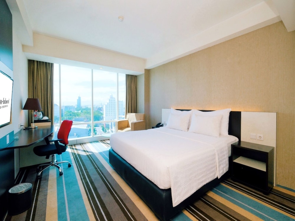 Swiss-Belhotel Waterfront Makassar 18/50