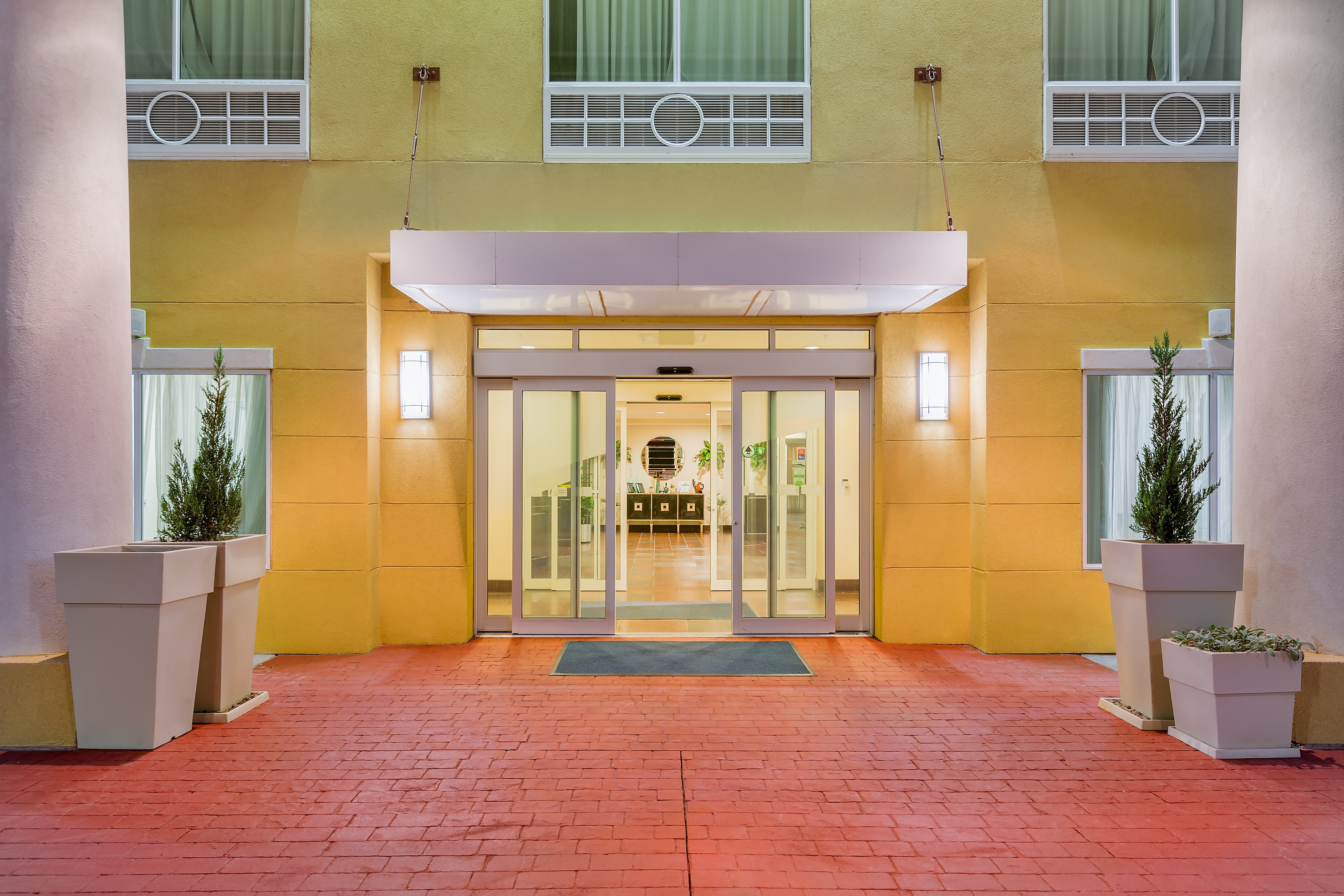 Holiday Inn Express Hotel And Suites Alpine Southeast 6/53